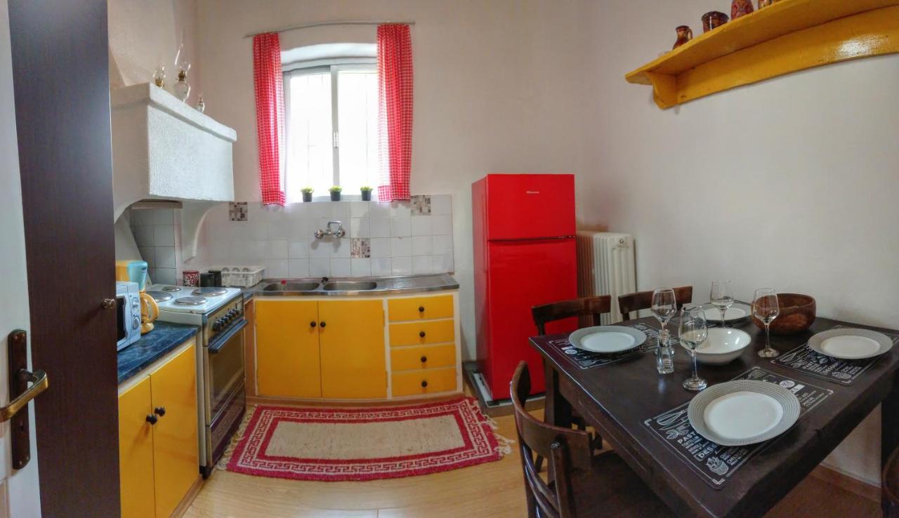 1935 Home Lilaia Екстер'єр фото
