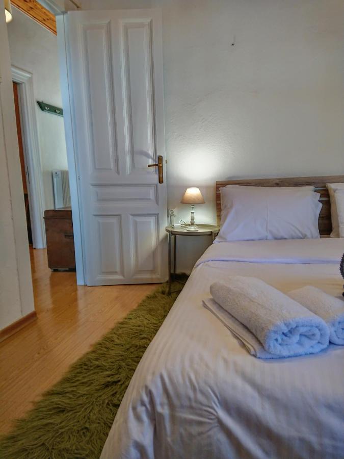 1935 Home Lilaia Екстер'єр фото