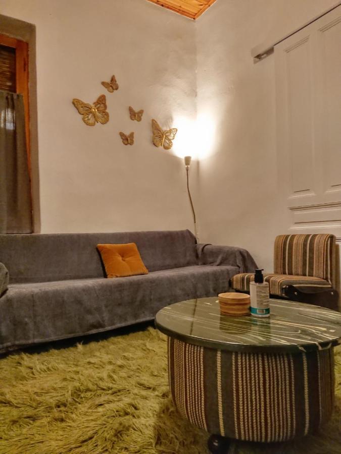 1935 Home Lilaia Екстер'єр фото