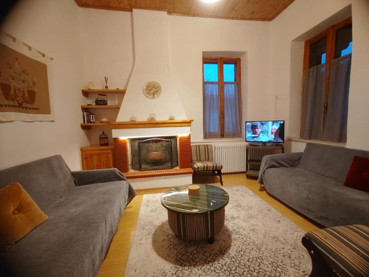 1935 Home Lilaia Екстер'єр фото